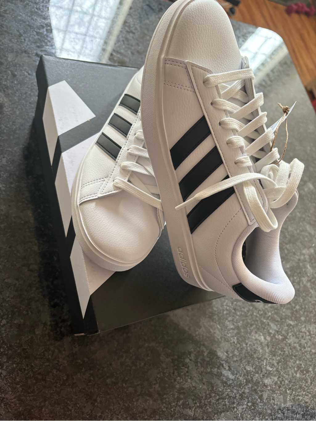 Brand New Mens Adidas Grand Court 20 Size 8